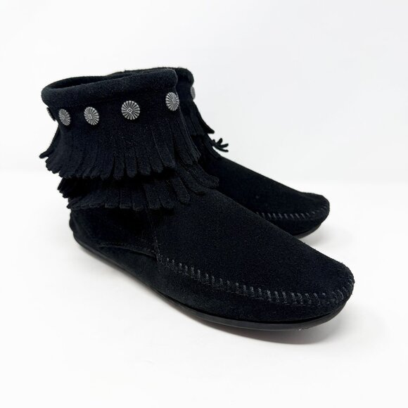 Minnetonka Black Suede Moccasin Fringe Booties Women's 8 Side Zip Concho Detail - Picture 1 of 10